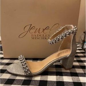 Bradley Mischka Bronwen Sandals Size 7.5